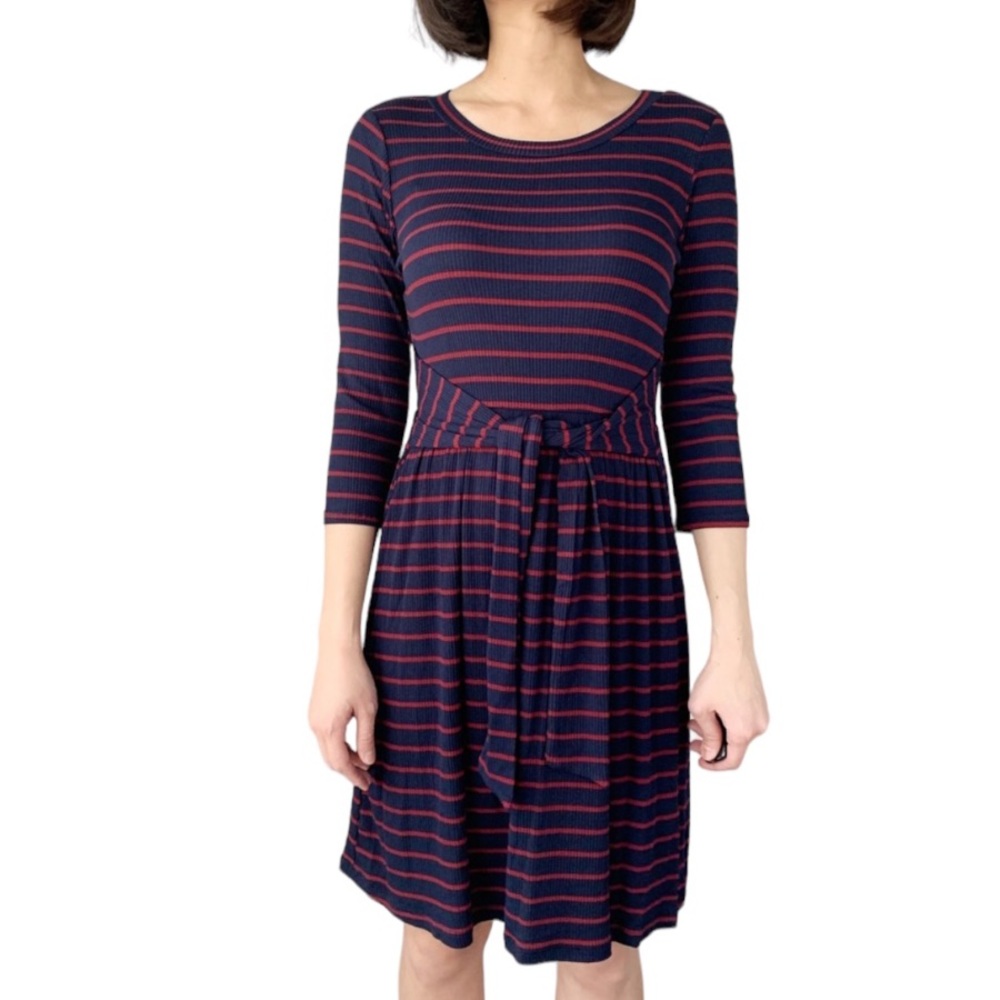 CREW NECK WAIST TIE STRIPED DRESS - Picture 2 of 11